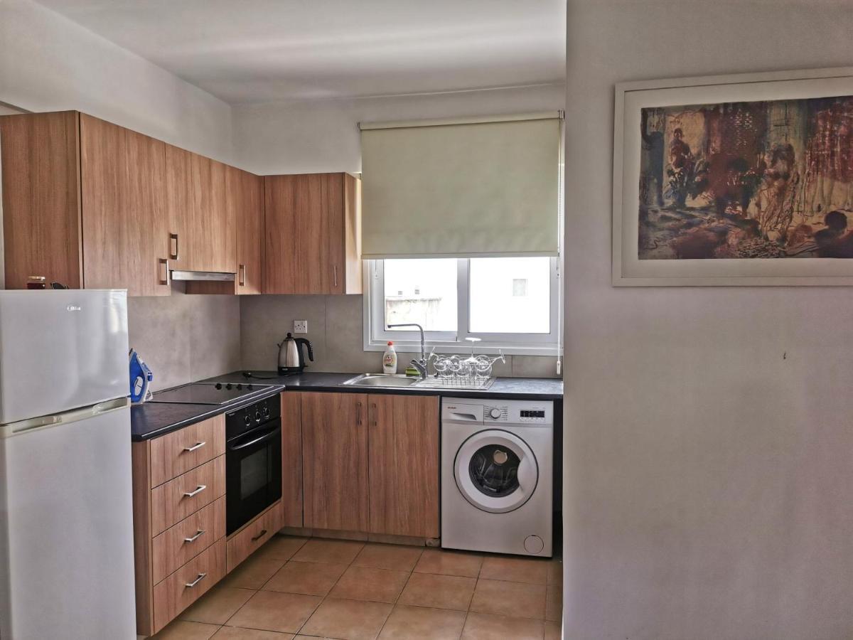 Flemigks 1 Bedroom Appartement Larnaca Esterno foto